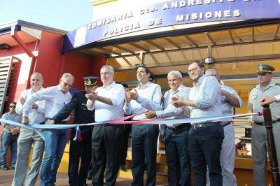 Passalacqua inaugur� el nuevo edificio para la comisar�a de Andresito
