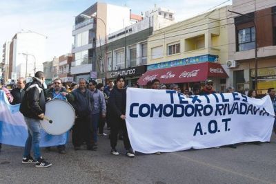 Extrabajadores de Guilford se manifestaron en el centro de la ciudad y exigieron respuestas por su cr�tica situaci�n