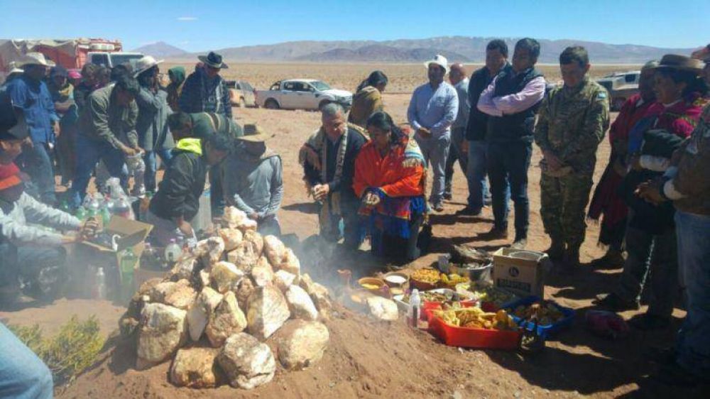 EN CAUCHARI SE AGRADECI� A LA PACHAMAMA