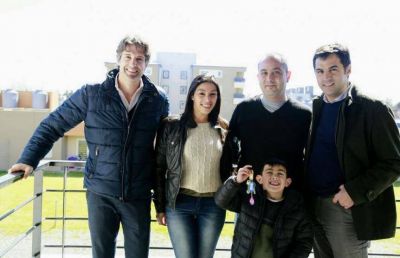 En tierras massistas, Campbell y Cernadas entregaron viviendas