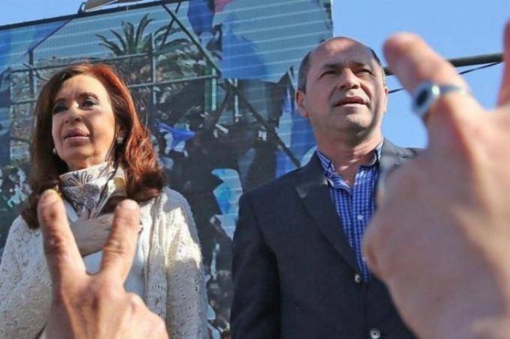 Mario Secco cuestion� a los dem�s opositores y convoc� a dar un �voto �til� en octubre