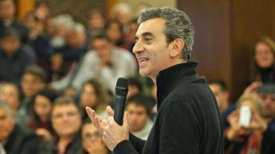 Randazzo intenta captar el apoyo de 
