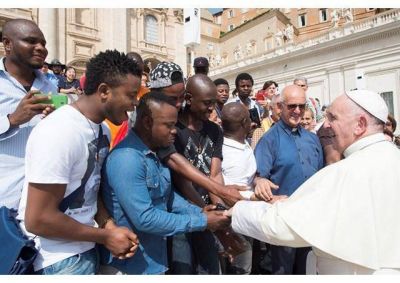 Es posible un mundo distinto, dijo el Papa en la catequesis