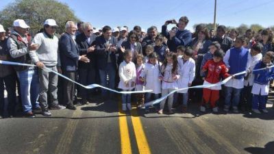 Corpacci inaugur� un tramo de la ruta 29 y dijo que se licitar� obra vial a Tintigasta