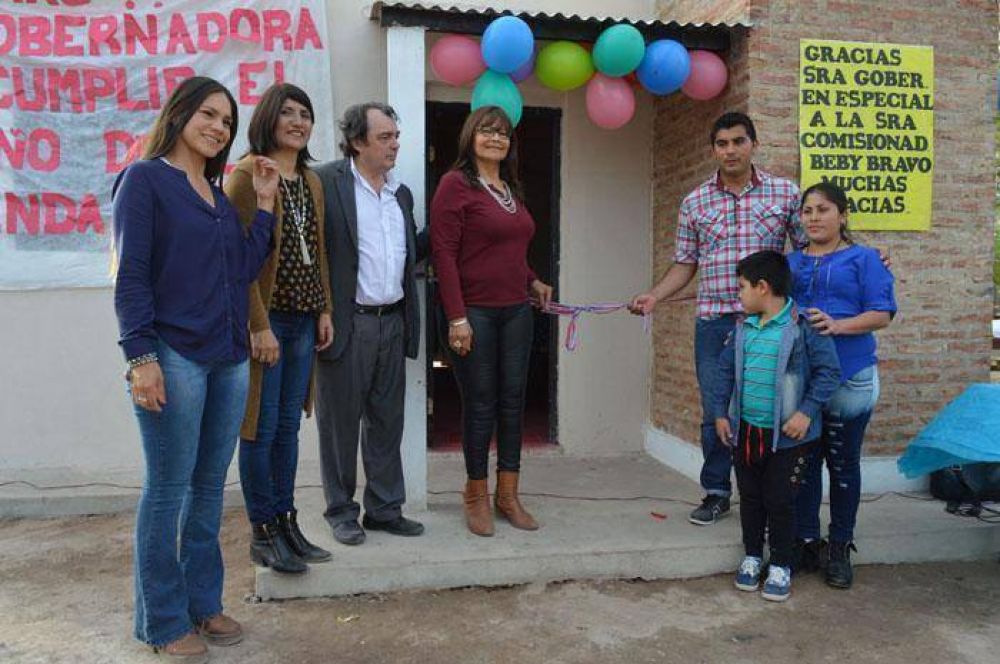 Entregan viviendas sociales en Villa Figueroa