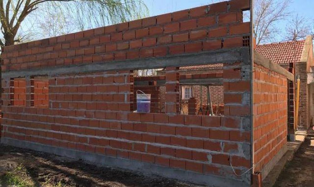 Construcci�n del sal�n de usos m�ltiples en el hogar de transito