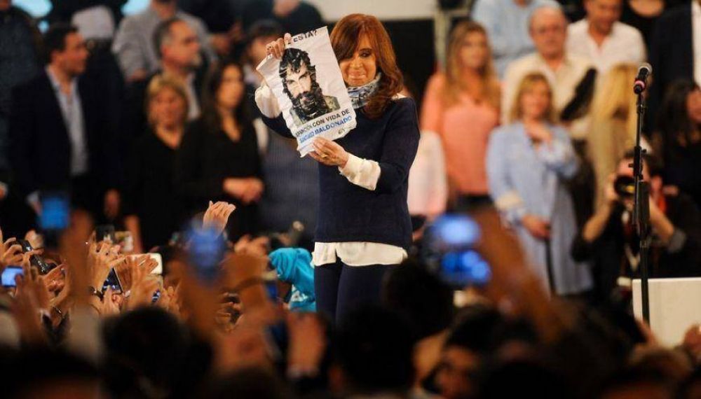 Cristina relanz su campaa con fuertes crticas al Gobierno