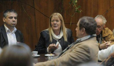 STOLBIZER SE REUNI� CON CONSORCISTAS PORTE�OS