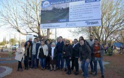 Castacallares recorri� la nueva Plaza San Luis en Almirante Brown
