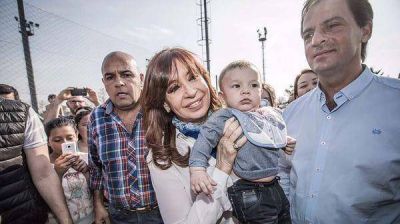 Contacto personal, intendentes y una posible caravana en la campa�a de Cristina Kirchner 