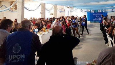 Bahillo, Busti y Allende compartieron palco de UPCN	 