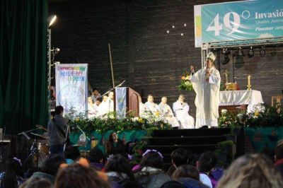Monse�or Mestre pidi� a los j�venes que sean misioneros de Jesucristo y lleven su presencia a otros que lo necesiten