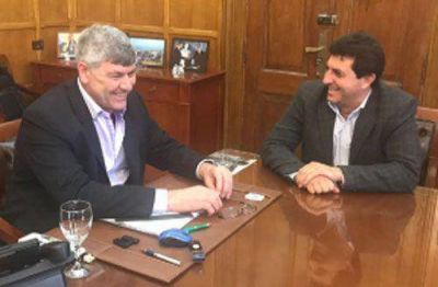Buryaile llega a La Rioja invitado por el Gobierno