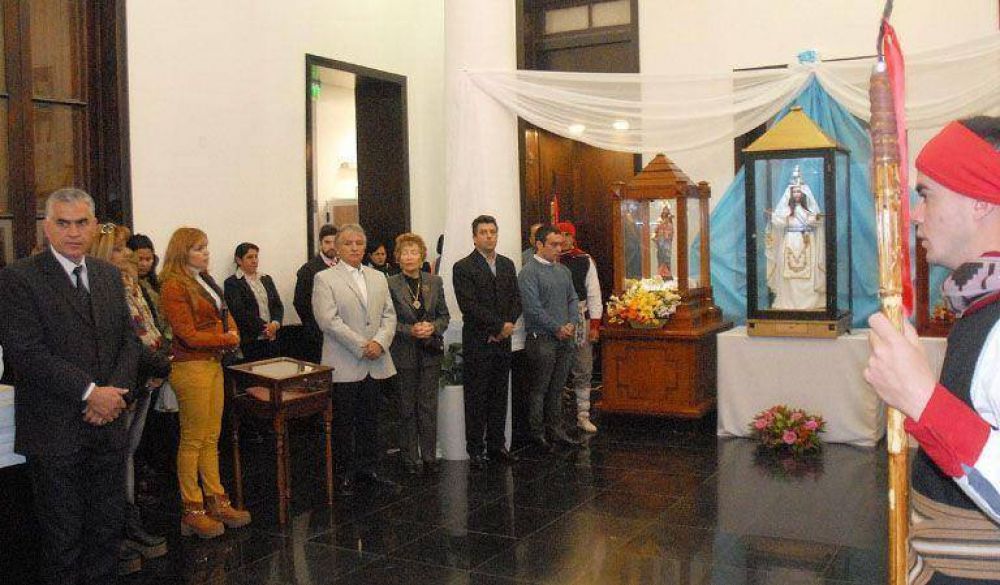 El Vicegobernador Bosetti particip del recibimiento de la Virgen de La Merced en la legislatura