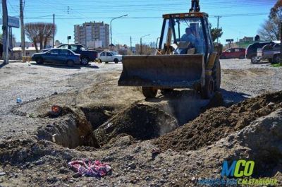 Termina la colocaci�n de ca�er�a para derivar agua