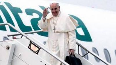 El Papa parti� hacia Colombia para dar el 