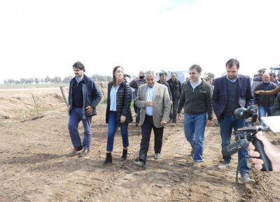 Vidal recorri� obras h�dricas en General Villegas: 