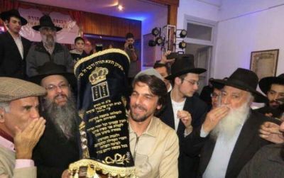 Jabad: San Fernando acompa�� a la comunidad jud�a en el Hajnasat Sefer Tor�
