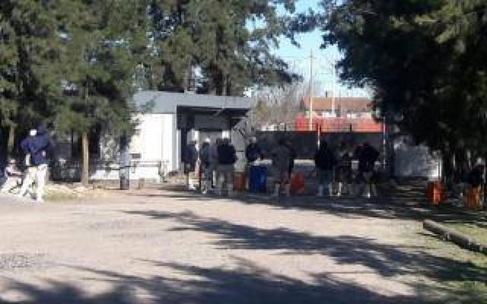 Volvi el conflicto a Cresta Roja: Trabajadores tomaron la planta de Esteban Echeverra