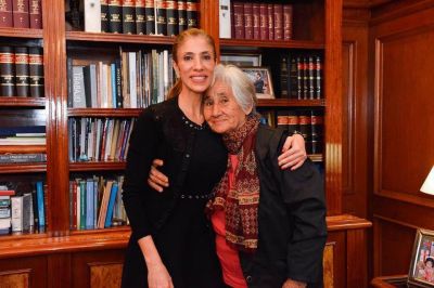 La gobernadora recibi� a miembros de la Comunidad de Sanavirones