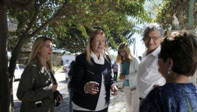 Stolbizer se mostr� en la Segunda para captar �votos en todos los rincones�