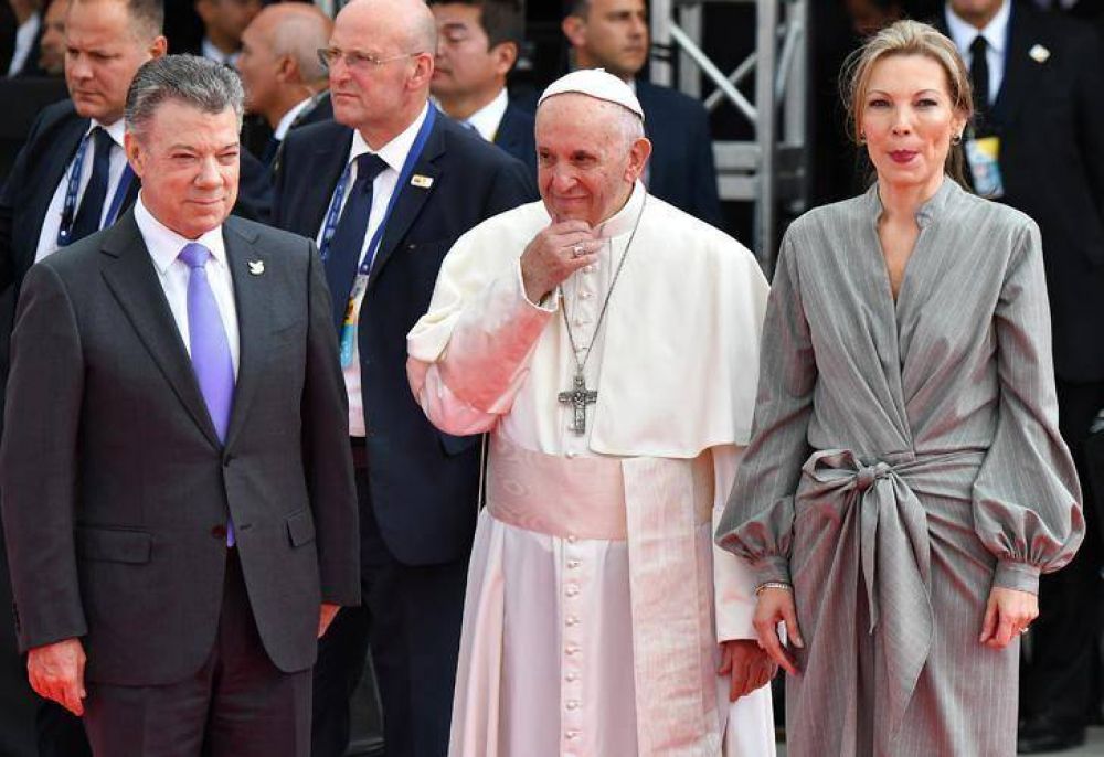 El papa Francisco lleg� a Colombia para apoyar su �camino de paz�