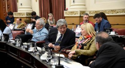 Con pol�mica, el Paicor ya se llama �Angeloz�