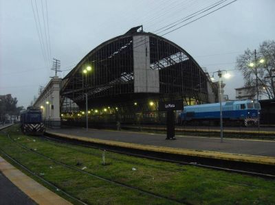 El tren sigue sin llegar a La Plata y aseguran que �la demora es inexplicable�