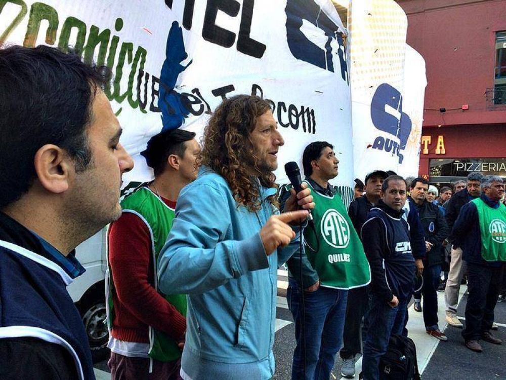 La CTA-A march en reclamo de la reincorporacin de Jorge Castro, secretario general de UETTel