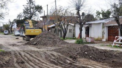Nuevo tramo de obra h�drica en Monte Grande y Guill�n