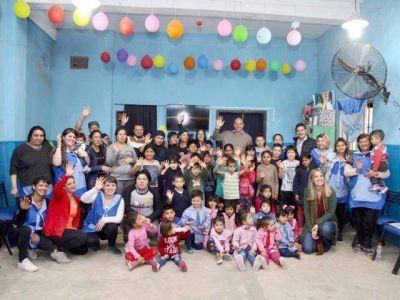 Molina y Gladys Gonz�lez visitaron Ezpeleta