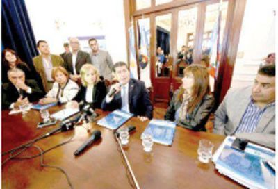 Casas garantiz� atenci�n de PAMI en hospitales p�blicos