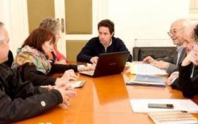 Tres Lomas: El Intendente pidi� por el avance de obras educativas a S�nchez Zinny