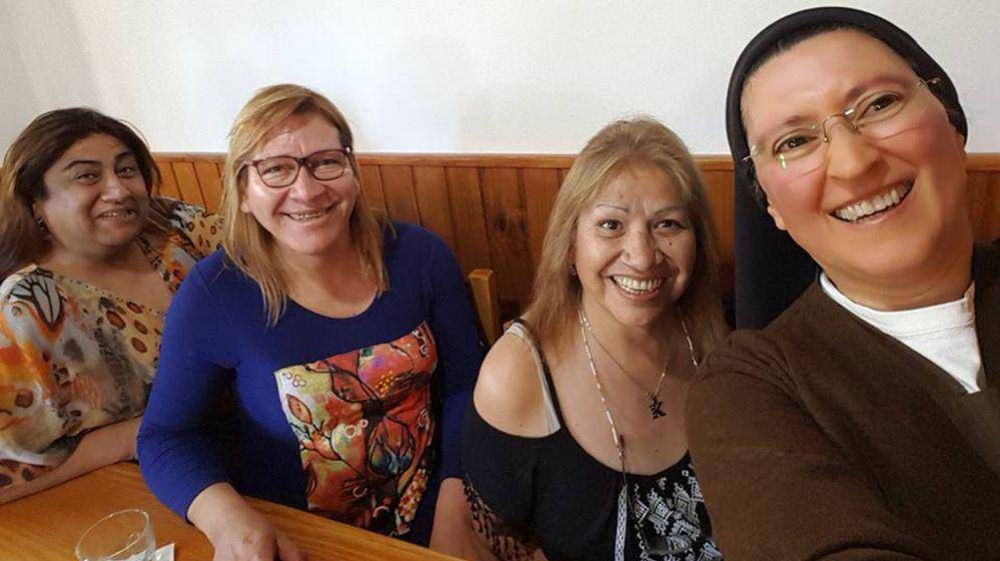 Diario de una religiosa rebelde: la monja de clausura que rescata a las mujeres trans de las adicciones y la prostitucin