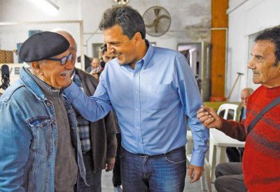Para no desinflarse, Massa le arrebata tropa a Randazzo