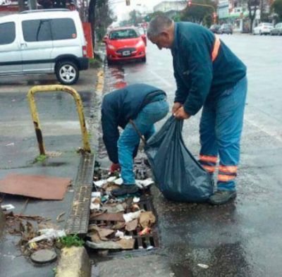 Para evitar inundaciones, OSSE realiza limpieza en las calles