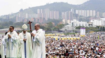 Francisco celebró una misa multitudinaria en Medellín