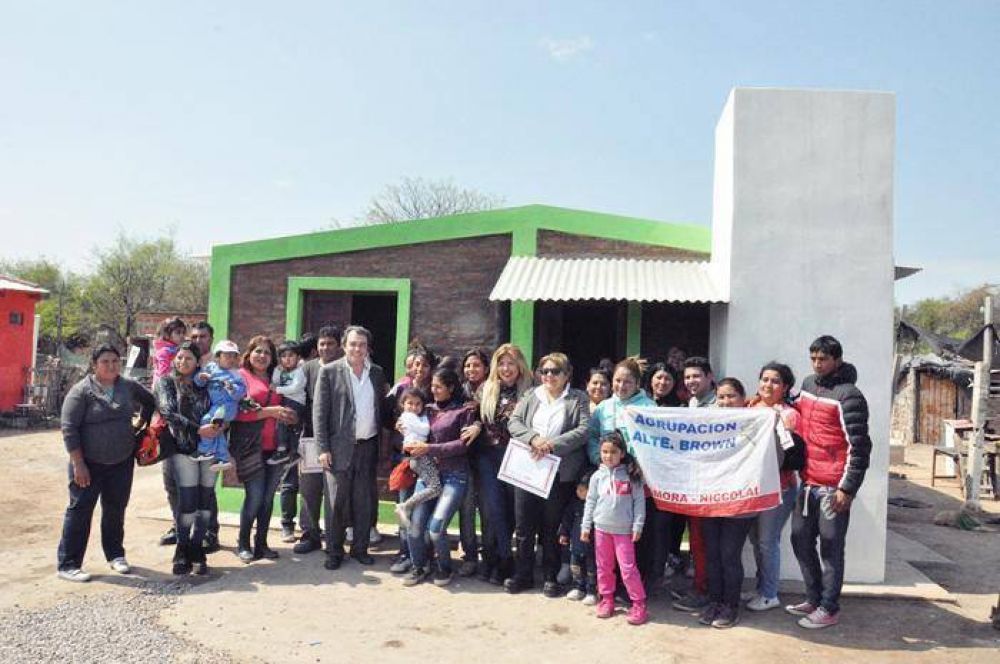 Fueron beneficiadas con m�s viviendas sociales