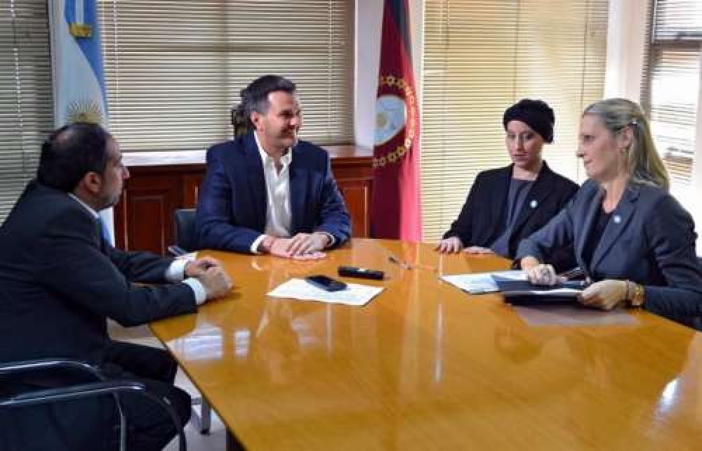 Juan Pablo Rodrguez firm un convenio para el fortalecer los gobiernos locales