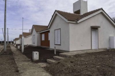 Fijaron fecha para la entrega de viviendas en Merlo
