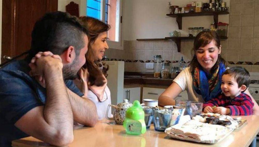 La nueva Cristina merend� con una familia de La Plata