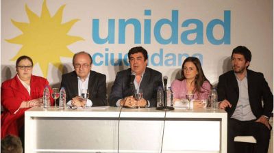Despu�s de las elecciones, el kirchnerismo dice que unir� a todo el peronismo