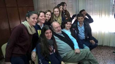 Verna sorprendi� en Winifreda a docentes y alumnos en el festejo del D�a del Maestro