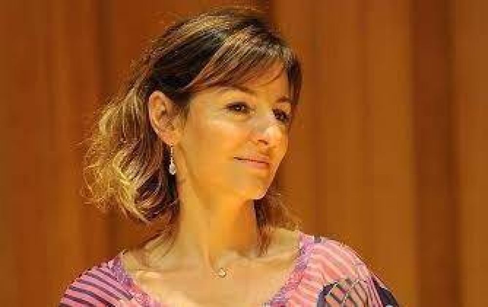 La ministra Acu�a est� �profundamente enojada�