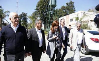 Cristina en Ituzaing�: Despu�s de la carta a la oposici�n, dijo que insistir� con la unidad para 