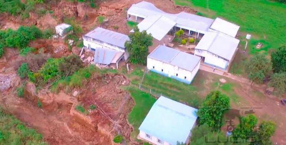 El Gobierno garantiza que se construir� una nueva escuela en Alto El Puesto