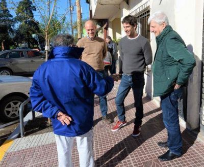 Andreotti recorri� el renovado Centro Comercial de Carlos Casares