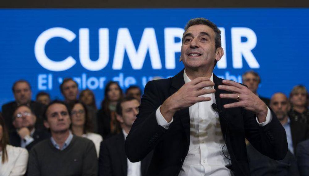 Randazzo le respondi� a Cristina y ratific� que no se baja