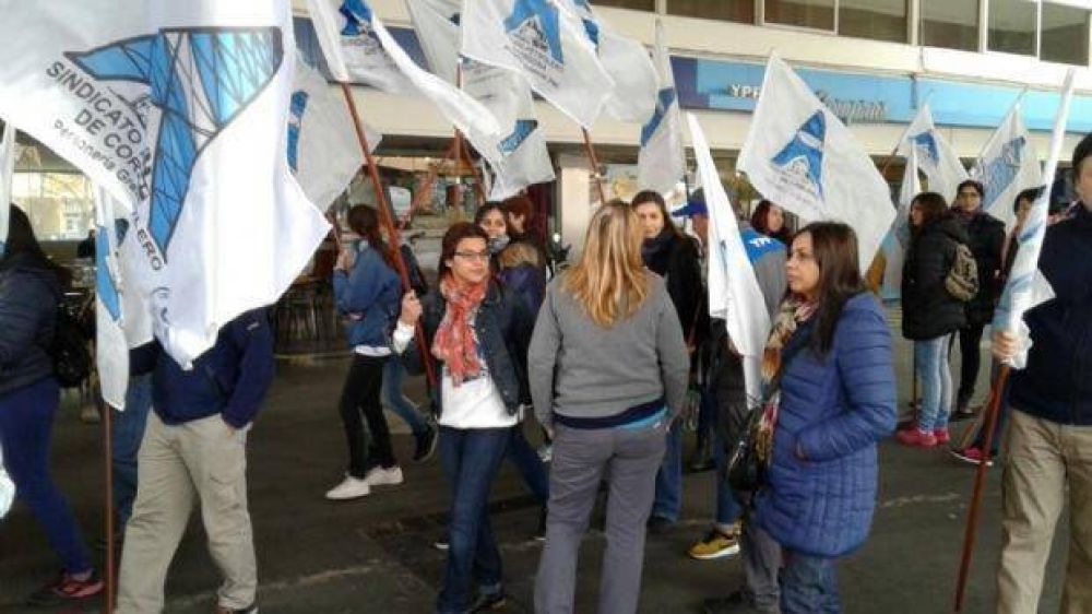 El Sindicato de Petroleros de Córdoba reclamó en las estaciones de servicio