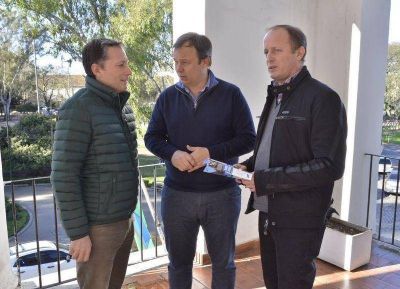 Esteban Echeverr�a: Gray se reuni� con Insaurralde y Cascallares para avanzar en un Plan H�drico regional
